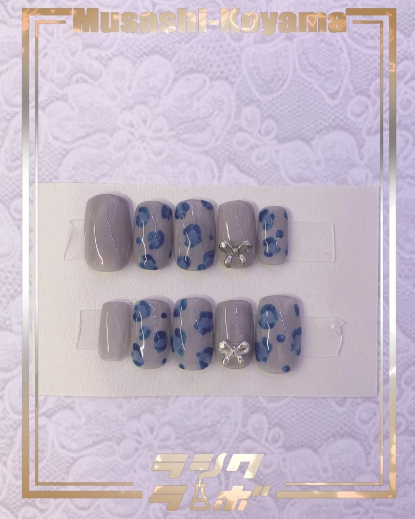 レオパード柄のネイルチップ💙🩶